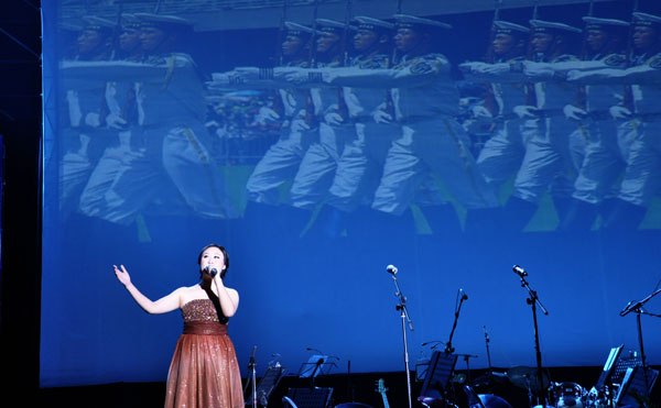 7來自蕪湖廣電的主持人獻上一曲優美動聽的歌曲.JPG