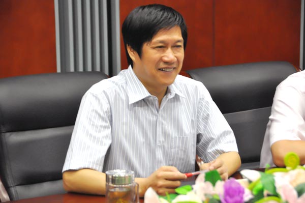 4.項義水董事長正在介紹集團各產業的發展狀況和下一步思路.JPG