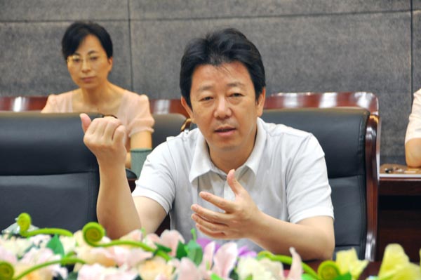 4.王市長對華億集團的實力和成就表示贊賞，對雙方的合作寄予希望.jpg