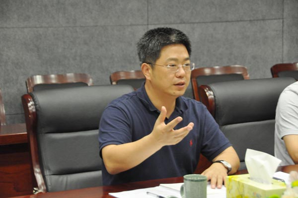 5.盧倉報書記表示將支持華億做大做強，對華億的發展提出建議和希望.JPG